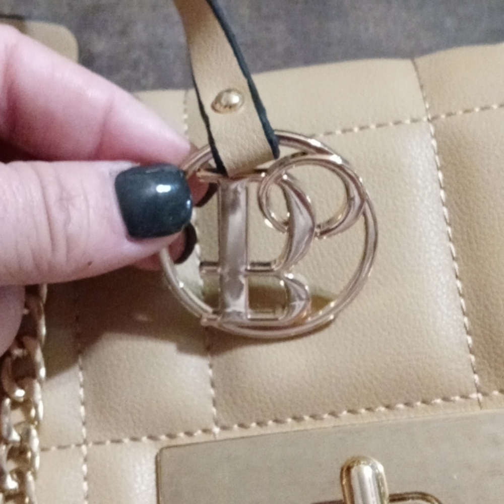 Purse - Picture 2 of 3